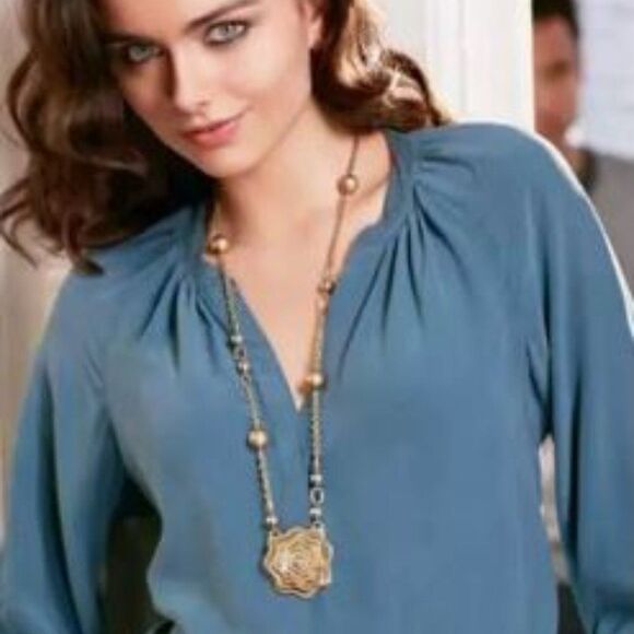 NWOT Lia Sophia "Garden Rose" Gold and Grey Floral long necklace - Picture 3 of 7